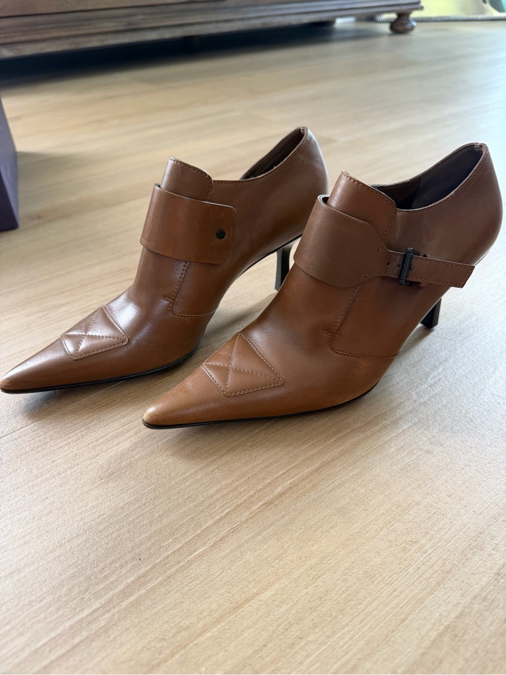 Gucci Pointed-Toe Ankle Booties